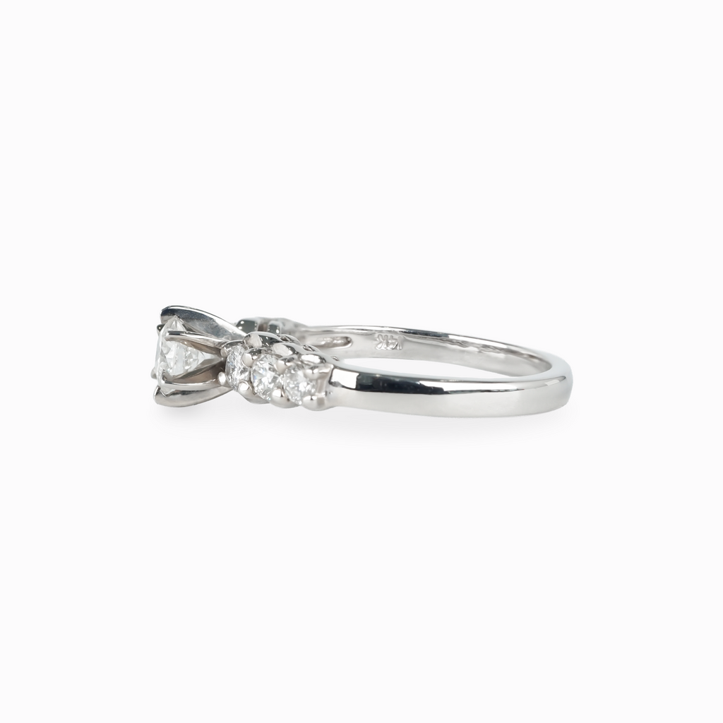 Round Diamond Ring with Graduated Side Stones