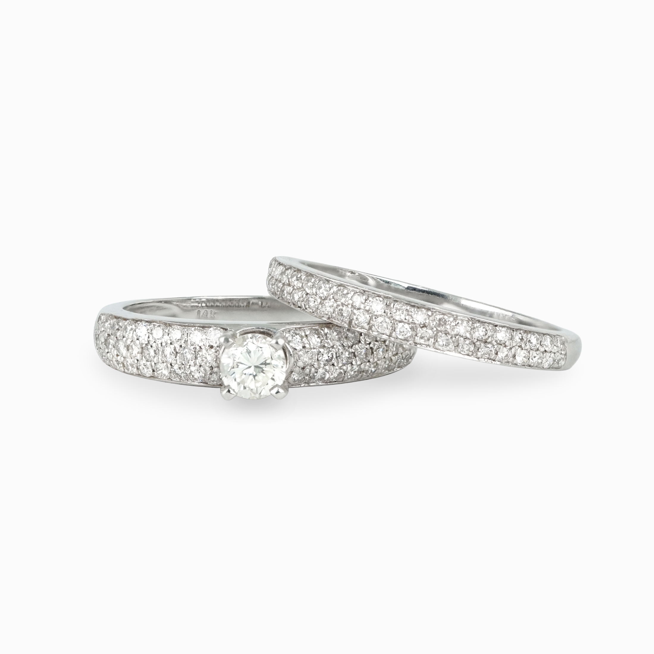 Round Diamond Pavé Ring Set